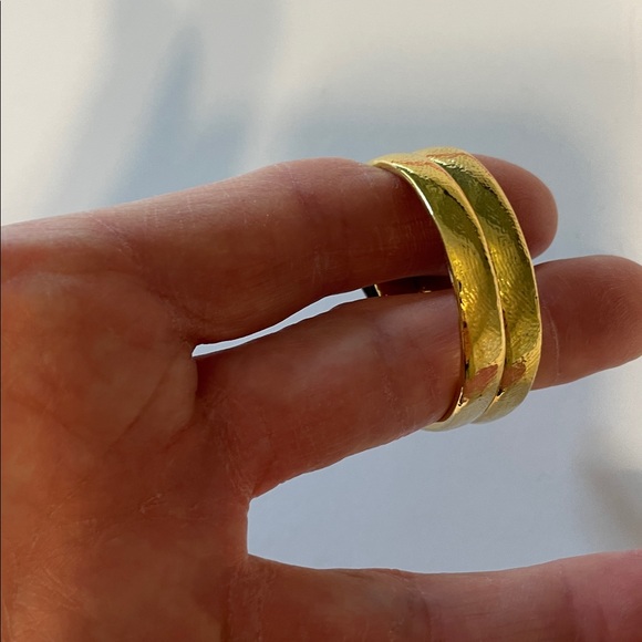 Cecile Jeanne Paris Runway Clip On Gold Hoop Earrings - Picture 6 of 8